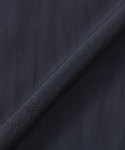 amaca(アマカ)の「割繊デシン ギャザーブラウス(シャツ/ブラウス・レディース・オフホワイト/ダークネイビー/グリーン・38/40)」の12枚目の写真