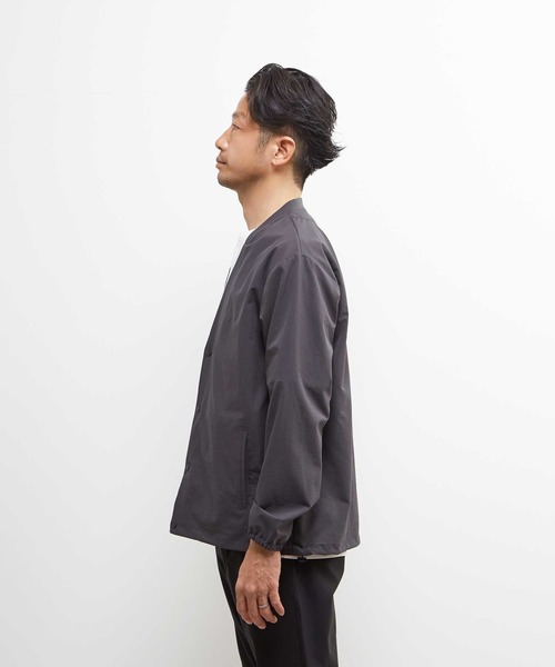 MEN'S MELROSE（メンズメルローズ）の「ミニリップクールドッツ ノーカラーライトブルゾン（ブルゾン・メンズ・カーキ/チャコールグレー/ネイビー・3/4）」の17枚目の写真