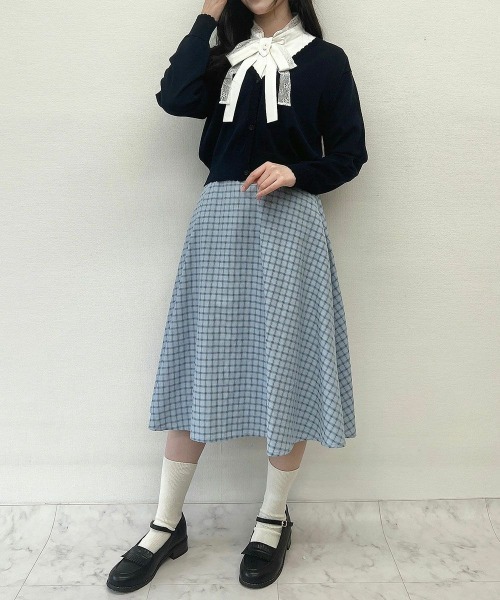 F i.n.t(フィント)の「洗濯機洗い可UVカットシアーフラワー釦UVカットニットカーディガン/F&A【新色追加・5色展開】/fint フィント(カーディガン/ボレロ・レディース・ピンク/ライム/オフホワイト/ブルーグレー/ネイビー・FREE)」の9枚目の写真