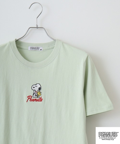 PEANUTS(ピーナッツ)の「PEANUTS 刺繍&プリントTシャツ(Tシャツ/カットソー・メンズ・ホワイト系1/ピンクベージュ/ホワイト系/ブラック/サックスブルー/ネイビー/ブラック系/ライトパープル/ライトカーキ/ホワイト/ライトグリーン/サーモンピンク/ピンク系/ホワイト系4/ベージュ系/ブラック系1/ホワイト系6/グリーン/チャコール/スミクロ/ピンク系1/パープル系/ホワイト系3/ネイビー系/ライトグリーン系/チャコールグレー/ホワイト系5/ベージュ系1/ブラック系2/ホワイト系2/グレイッシュベージュ・M/LL/S/L)」の20枚目の写真