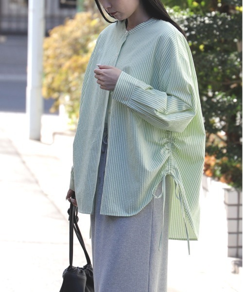 HONEYSUCKLE ROSE（ハニーサックルローズ）の「【HONEYSUCKLE ROSE】ストライプドロストシャツ（シャツ/ブラウス・レディース・ネイビー/グリーン/ブラック・M/L）」の2枚目の写真