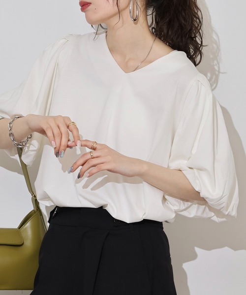 atONE(アットワン)の「コットンパフスリーブTシャツ(Tシャツ/カットソー・レディース・ブラック/グレイッシュベージュ/ミント/チャコールグレー/オフホワイト・LL~3L/4L~5L/M-L)」の6枚目の写真