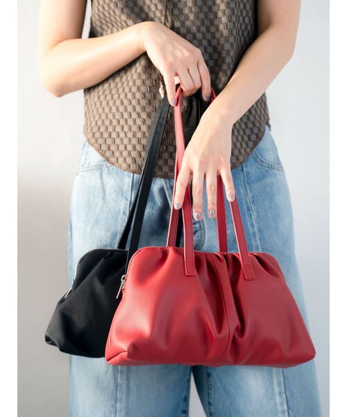 Ungrid（アングリッド）の「ギャザーデザインハンドバッグ（ハンドバッグ・レディース・ブラック/レッド・FREE）」の3枚目の写真