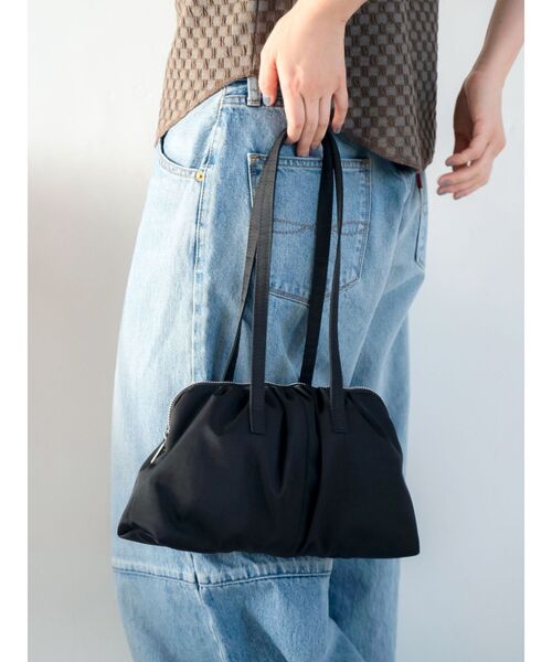 Ungrid（アングリッド）の「ギャザーデザインハンドバッグ（ハンドバッグ・レディース・ブラック/レッド・FREE）」の5枚目の写真