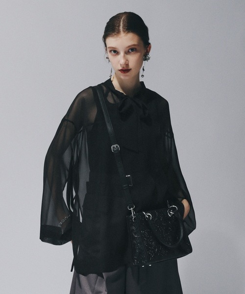 HARE(ハレ)の「Flowerエンボスミニトートバッグ(HARE)(ショルダーバッグ・レディース・ブラック/ブルー/グレー・FREE)」の12枚目の写真