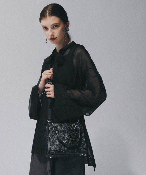 HARE(ハレ)の「Flowerエンボスミニトートバッグ(HARE)(ショルダーバッグ・レディース・ブラック/ブルー/グレー・FREE)」の14枚目の写真