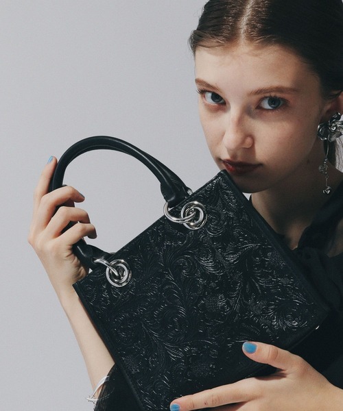 HARE(ハレ)の「Flowerエンボスミニトートバッグ(HARE)(ショルダーバッグ・レディース・ブラック/ブルー/グレー・FREE)」の19枚目の写真