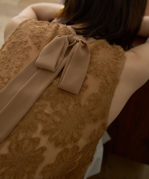 EMMA ROUGE VIF(エマルージュヴィフ)の「【一部店舗限定】フラワーフェザーアメスリブラウス(シャツ/ブラウス・レディース・ブラック/ブラウン/アイボリー・フリー)」の12枚目の写真