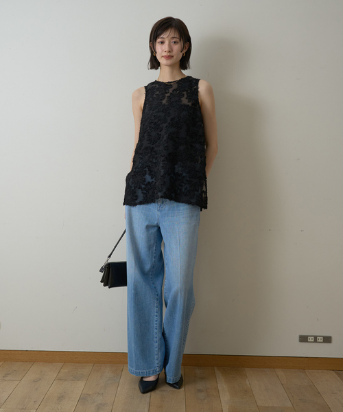 EMMA ROUGE VIF(エマルージュヴィフ)の「【一部店舗限定】フラワーフェザーアメスリブラウス(シャツ/ブラウス・レディース・ブラック/ブラウン/アイボリー・フリー)」の16枚目の写真