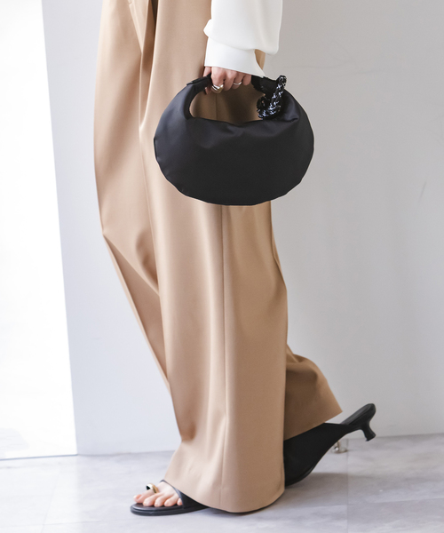 LE VERNIS（ル・ベルニ）の「LE VERNIS/ルベルニ Cord moon bag S（ショルダーバッグ・レディース・ブラック/ベージュ/ブラウン・FREE）」の22枚目の写真