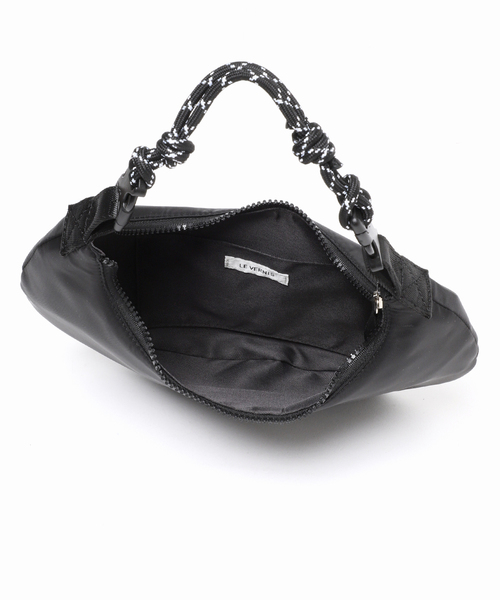 LE VERNIS（ル・ベルニ）の「LE VERNIS/ルベルニ Cord moon bag S（ショルダーバッグ・レディース・ブラック/ベージュ/ブラウン・FREE）」の14枚目の写真