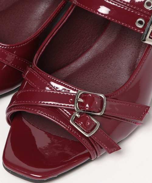 PAGEBOY（ページボーイ）の「クロスバックルミュール（サンダル・レディース・ブラック/レッド・MEDIUM/LARGE）」の4枚目の写真