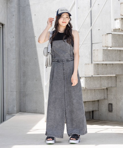 repipi armario(レピピ アルマリオ)の「【接触冷感】COOLデニムサロペット(サロペット/オーバーオール・キッズ・ブラック/ブルー・MEDIUM/SMALL/LARGE)」の3枚目の写真