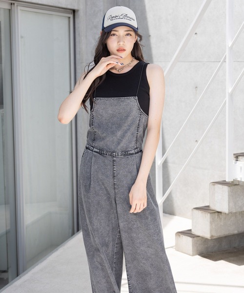 repipi armario(レピピ アルマリオ)の「【接触冷感】COOLデニムサロペット(サロペット/オーバーオール・キッズ・ブラック/ブルー・MEDIUM/SMALL/LARGE)」の8枚目の写真