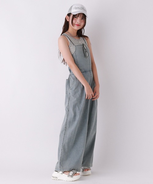 repipi armario(レピピ アルマリオ)の「【接触冷感】COOLデニムサロペット(サロペット/オーバーオール・キッズ・ブラック/ブルー・MEDIUM/SMALL/LARGE)」の17枚目の写真