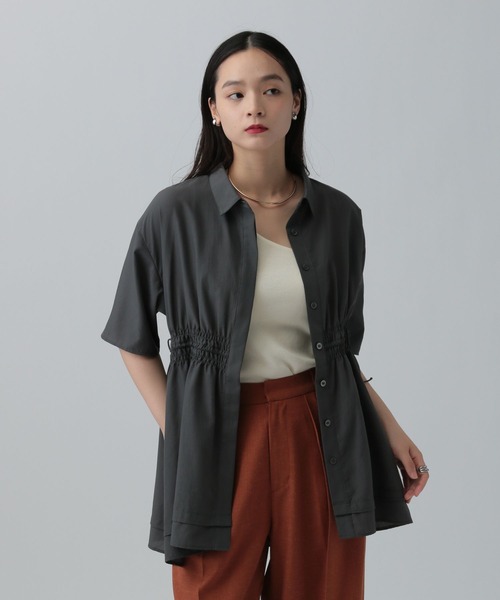 LEPSIM(レプシィム)の「ウエストシャーリング5分袖ブラウス 492800(シャツ/ブラウス・レディース・チャコールグレー/ブルー/オフホワイト/ライトグリーン・FREE)」の4枚目の写真