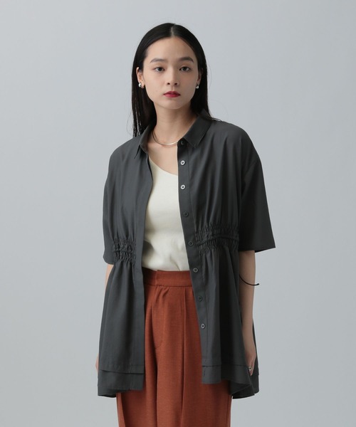 LEPSIM(レプシィム)の「ウエストシャーリング5分袖ブラウス 492800(シャツ/ブラウス・レディース・チャコールグレー/ブルー/オフホワイト/ライトグリーン・FREE)」の6枚目の写真