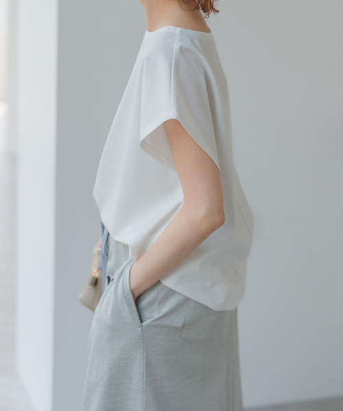 Spick & Span(スピックアンドスパン)の「《WEB限定 / 追加》ポンチフレンチスリーブプルオーバー(Tシャツ/カットソー・レディース・ホワイト/ブラック/ベージュ・FREE)」の17枚目の写真