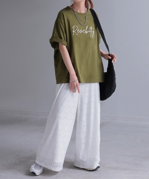 HUG.U（ハグユー）の「立体刺繍ロゴTシャツ（Tシャツ/カットソー・レディース・カーキ/ブラック/ホワイト/スカイブルー・FREE）」の12枚目の写真