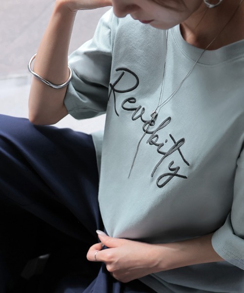 HUG.U（ハグユー）の「立体刺繍ロゴTシャツ（Tシャツ/カットソー・レディース・カーキ/ブラック/ホワイト/スカイブルー・FREE）」の22枚目の写真