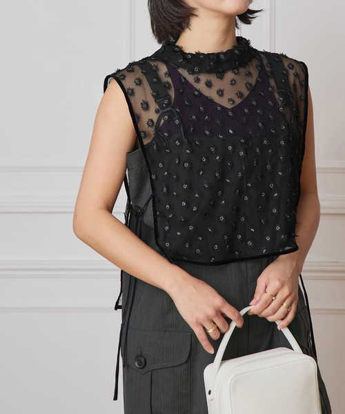 IENA LA BOUCLE（イエナラブークル）の「IENA LA BOUCLE フラワーモチーフチュールベスト（シャツ/ブラウス・レディース・ブラック・FREE）」の18枚目の写真