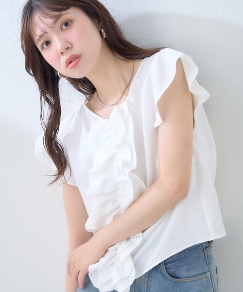 natural couture（ナチュラルクチュール）の「フロントフリルブラウス（シャツ/ブラウス・レディース・オフホワイト/ブルー/ブラック/ブラウン/その他1・FREE）」の2枚目の写真