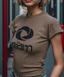 A'GEM/9 × .kom 『.KOM/ドットケーオーエム』 ユニバースロゴタイトTシャツ