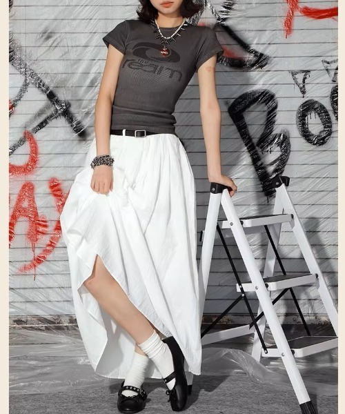 .KOM(ドットコム)の「A'GEM/9 × .kom 『.KOM/ドットケーオーエム』 ユニバースロゴタイトTシャツ(Tシャツ/カットソー・レディース・カーキ/ピンク/ブラック・FREE)」の4枚目の写真