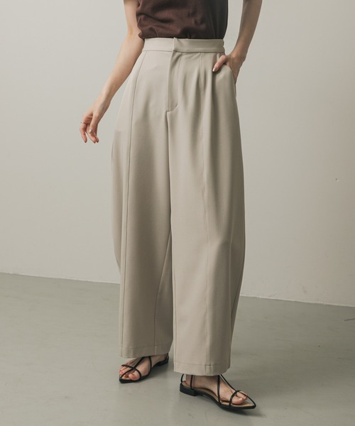 SENSE OF PLACE by URBAN RESEARCH（センスオブプレイスバイアーバンリサーチ）の「センターシームカーブパンツ（その他パンツ・レディース・グレー/ベージュ・SMALL/MEDIUM）」の2枚目の写真