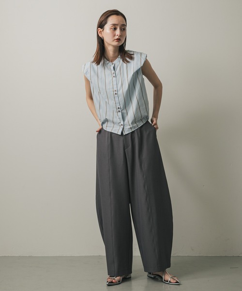 SENSE OF PLACE by URBAN RESEARCH（センスオブプレイスバイアーバンリサーチ）の「センターシームカーブパンツ（その他パンツ・レディース・グレー/ベージュ・SMALL/MEDIUM）」の4枚目の写真