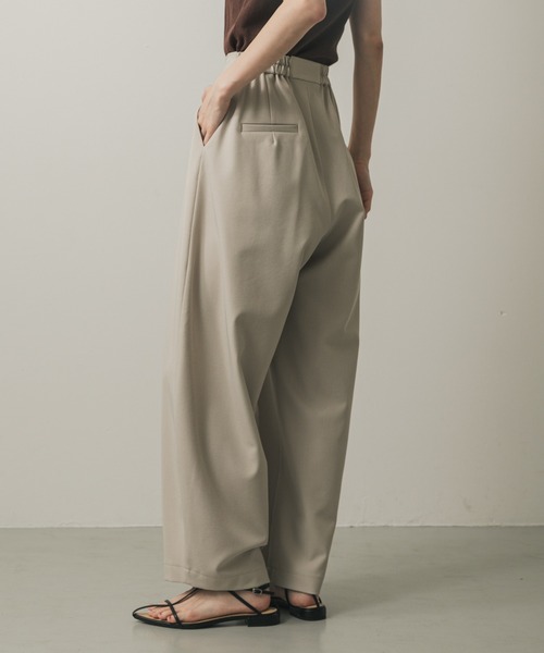 SENSE OF PLACE by URBAN RESEARCH（センスオブプレイスバイアーバンリサーチ）の「センターシームカーブパンツ（その他パンツ・レディース・グレー/ベージュ・SMALL/MEDIUM）」の7枚目の写真