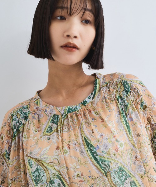 VICKY（ビッキー）の「ペイズリーガラハンドスモックブラウス≪手洗い可能≫（シャツ/ブラウス・レディース・ベージュ系その他/ブラック系その他・M）」の5枚目の写真