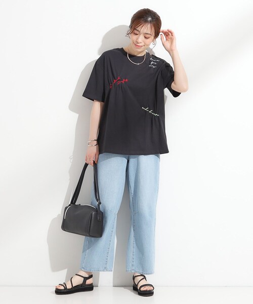 Cutie Blonde(キューティーブロンド)の「【ひんやり】大人のカジュアルスタイルに レタリング刺繍Tシャツ(Tシャツ/カットソー・レディース・ホワイト/ブラック・00)」の9枚目の写真