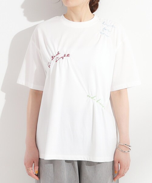 Cutie Blonde(キューティーブロンド)の「【ひんやり】大人のカジュアルスタイルに レタリング刺繍Tシャツ(Tシャツ/カットソー・レディース・ホワイト/ブラック・00)」の11枚目の写真
