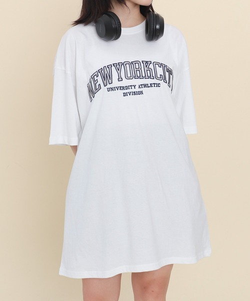 WOND(ウォンド)の「WOND/カレッジ刺繍ビッグT(Tシャツ/カットソー・レディース・ブラック/ホワイト・FREE)」の2枚目の写真