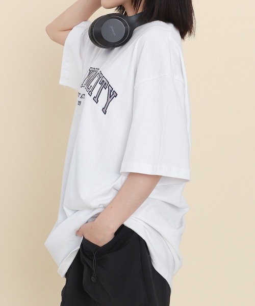 WOND(ウォンド)の「WOND/カレッジ刺繍ビッグT(Tシャツ/カットソー・レディース・ブラック/ホワイト・FREE)」の9枚目の写真