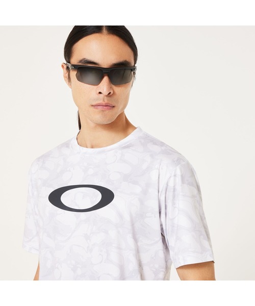 OAKLEY(オークリー)の「オークリー ENHANCE QDEVO SS TEE GRAPHIC 4.0/Tシャツ/吸汗速乾/スポーツ・トレーニング/ OAKLEY(Tシャツ/カットソー・メンズ・ブルー系その他/ホワイト系/グリーン系その他/ブラック系・XL/L/M/S)」の2枚目の写真