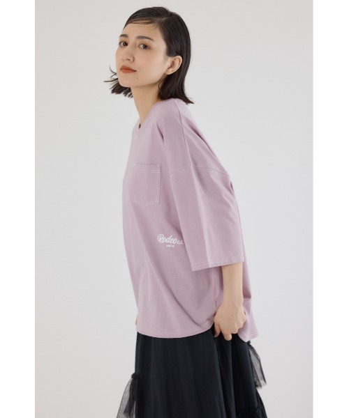 RODEO CROWNS WIDE BOWL(ロデオクラウンズワイドボウル)の「カラーステッチVネック5分袖Tシャツ(Tシャツ/カットソー・レディース・オフホワイト/ダークグリーン/ブラック/スモークピンク・FREE)」の8枚目の写真