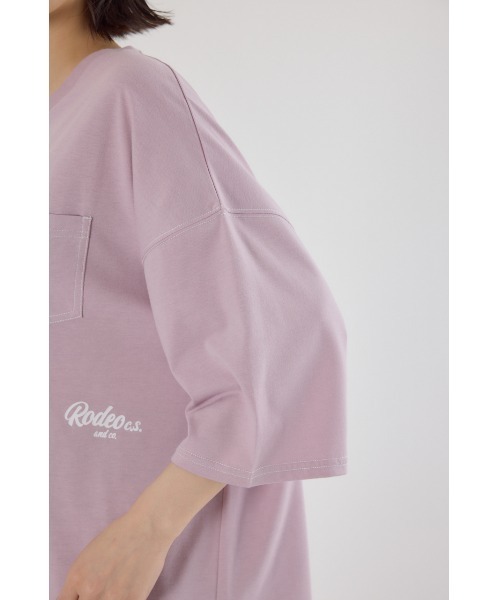 RODEO CROWNS WIDE BOWL(ロデオクラウンズワイドボウル)の「カラーステッチVネック5分袖Tシャツ(Tシャツ/カットソー・レディース・オフホワイト/ダークグリーン/ブラック/スモークピンク・FREE)」の17枚目の写真