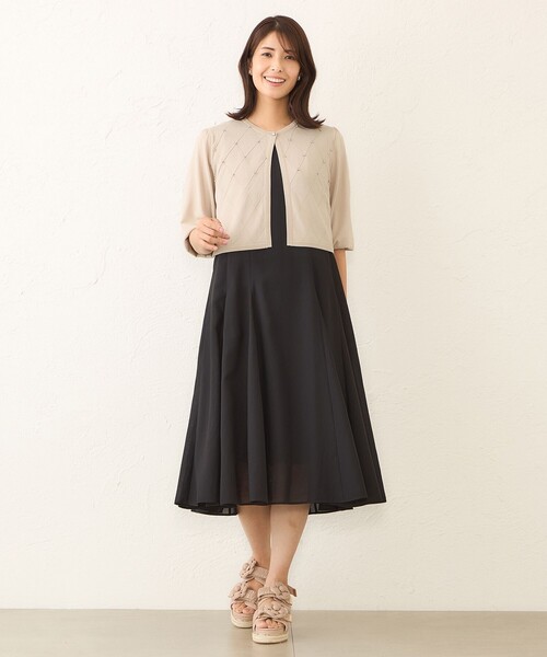 TO BE CHIC(トゥー ビー シック)の「ダイヤビジューボレロ(カーディガン/ボレロ・レディース・ベージュ/ホワイト/ブラック・M)」の6枚目の写真