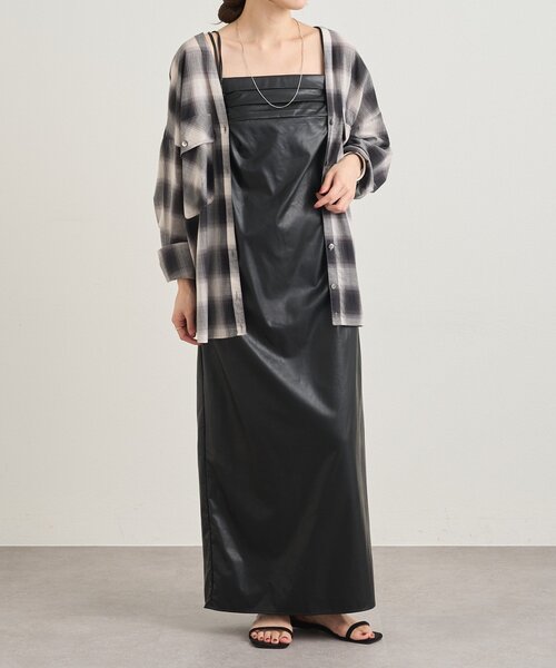 SHENERY(シーナリー)の「《秋のスタイリングに》Vネックオンブレチェックシャツ(シャツ/ブラウス・レディース・ブラック/ブラウン・FREE)」の4枚目の写真