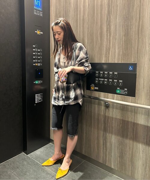 SHENERY(シーナリー)の「《秋のスタイリングに》Vネックオンブレチェックシャツ(シャツ/ブラウス・レディース・ブラック/ブラウン・FREE)」の18枚目の写真