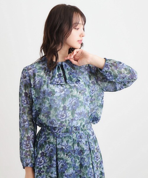 LAURA ASHLEY(ローラアシュレイ)の「【洗える/同柄アイテムあり】ケラウェイ柄 ドビーブラウス(シャツ/ブラウス・レディース・レッド系1/ネイビー系7・40/38)」の2枚目の写真