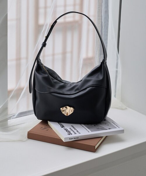 Thevon（ゼボン）の「【Yuna＆Mayuコラボ企画】ニュアンスワンハンドルバッグ（トートバッグ・レディース・ブラウン/ブラック/ベージュ・FREE）」の2枚目の写真