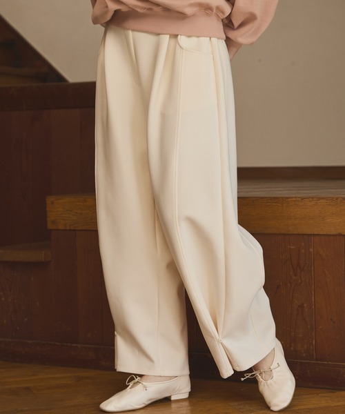 OLUN（オルン）の「Loose wide punch pants/ルーズワイドポンチパンツ（スラックス・レディース・ベージュ/グレー/アイボリー・MEDIUM/SMALL）」の2枚目の写真