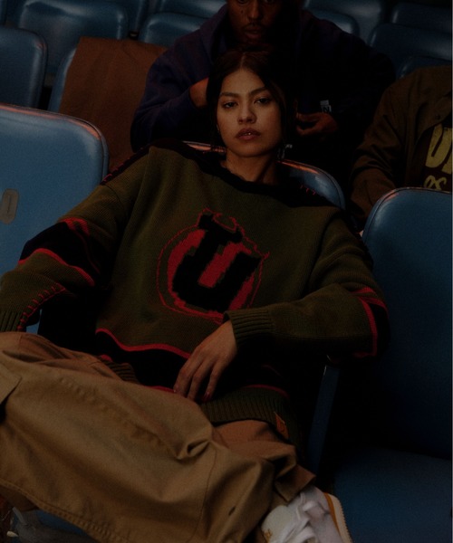 UNION（UNION TOKYO）（ユニオン）の「UNION TOKYO  PETTY SWEATER ユニオントーキョー（ニット/セーター・メンズ・オリーブ/ブラック・L/XL/S/M）」の4枚目の写真