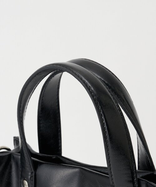 GRAIN(グレイン)の「【GRAIN/グレイン】ワッペンロゴフェイクレザートートバッグ(トートバッグ・レディース・ブラック・FREE)」の16枚目の写真