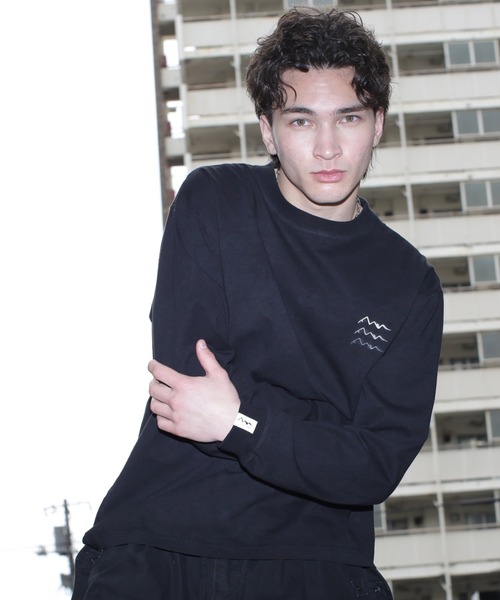 MANASTASH(マナスタッシュ)の「MANASTASH/マナスタッシュ/MANASTASH EMB LOGO L/S TEE(Tシャツ/カットソー・メンズ・ブラック/ベージュ/ホワイト/ネイビー・XL/M/S/L)」の1枚目の写真