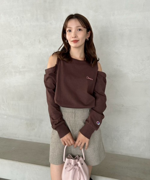 FRAY I.D（フレイアイディー）の「【Champion】オフショルロングTシャツ（Tシャツ/カットソー・レディース・ブラウン/ライトブルー/ホワイト・F）」の3枚目の写真