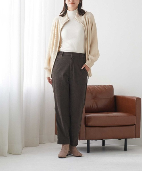 Tuche（トゥシェ）の「Tuche/トゥシェ　ストレートパンツ　細畝コーデュロイ（その他パンツ・レディース・ダークブラウン/ブラック/アイボリー・MEDIUM/LARGE/X-LARGE）」の10枚目の写真